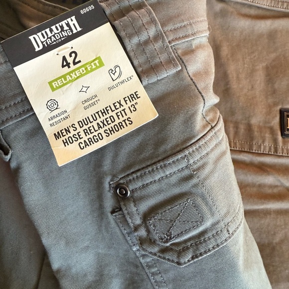 2 Duluth Trading Co Men’s Flex Fire Hose Relaxed Fit 13” Cargo Shorts - Picture 5 of 6